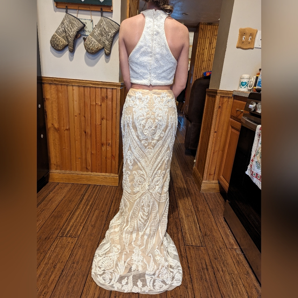 Prom dress - Picture 2 of 3